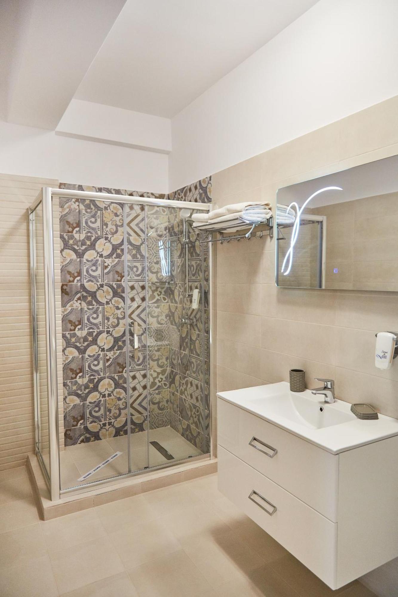 Excelsior Apartaments Mamaia Nord นาโวดาริ ภายนอก รูปภาพ